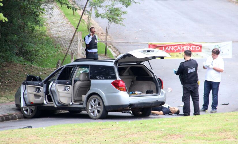 No dia 4 de abril, criminosos explodiram caixas de dois bancos na cidade de Guararema; 11 morreram