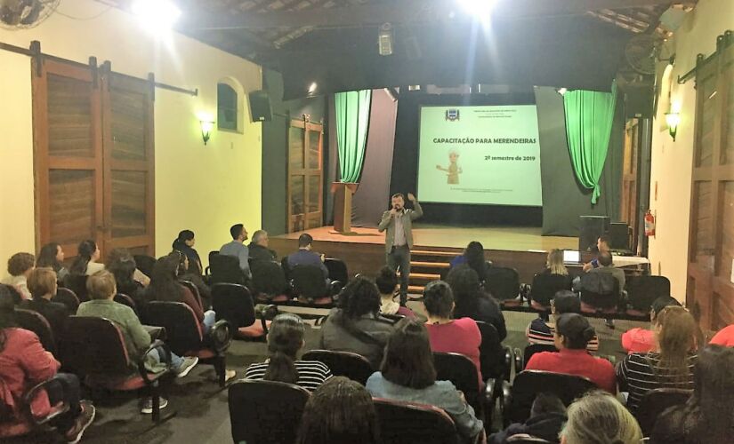 Merendeiras de Porto Feliz passam por capacita&ccedil;&atilde;o para a volta &agrave;s aulas_