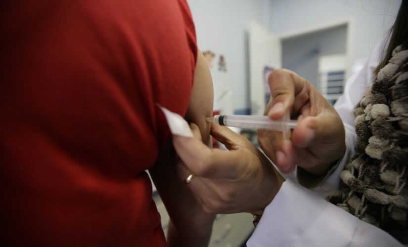 Vacina está disponível em todas as UBSs do município, de segunda a sexta-feira, das 8h às 17h