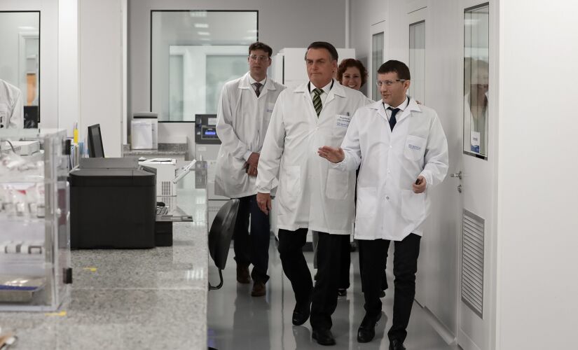 O presidente Jair Bolsonaro em  inauguração de uma fábrica de remédios oncológicos em Itapira