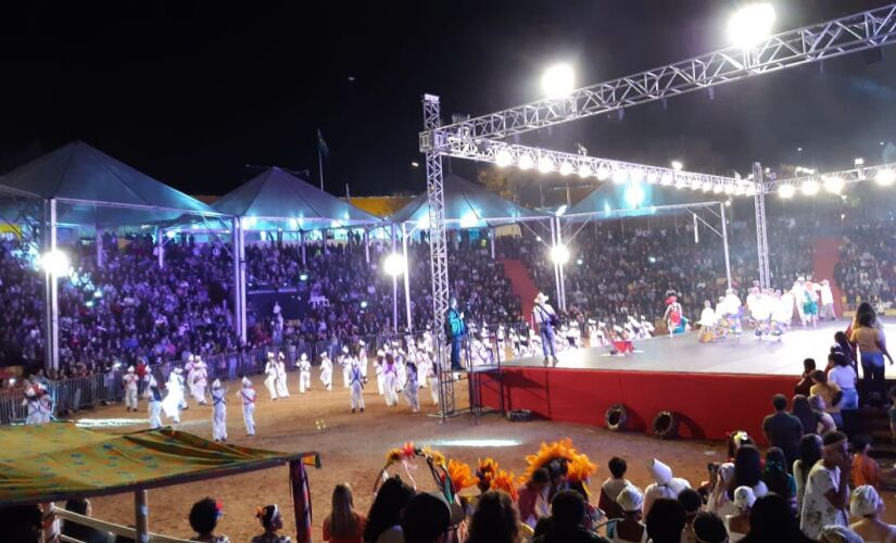 Festival do Folclore de Ol&iacute;mpia atrai 130 mil turistas 