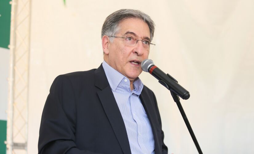 A PF cumpriu dois mandatos de busca e apreensão em dois endereços ligados ao ex-governador de Minas, Fernando Pimentel 