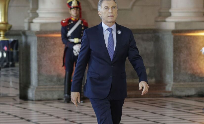 O anúncio foi feito pelo presidente da Argentina, Mauricio Macri, na tarde desta quarta-feira, um dia após a derrota nas primárias
