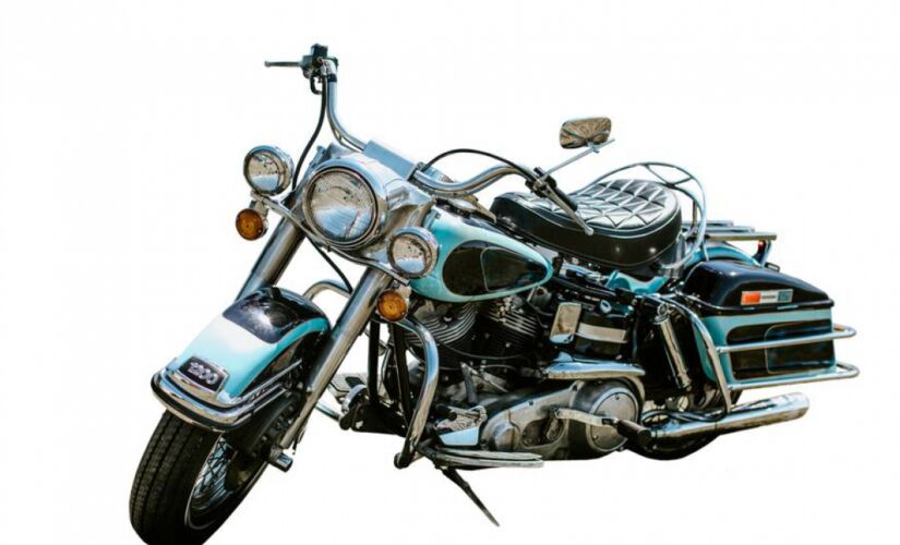 A Harley-Davidson FLH Electra rodou apenas 203 quilômetros; 
os documentos da moto ainda estão no nome do rei do rock