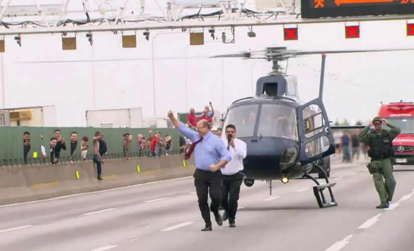 Governador do Rio de Janeiro, Wilson Witzel, chega &agrave; ponte Rio-Niter&oacute;i ap&oacute;s sequestrador de &ocirc;nibus ser morto por atirador de elite