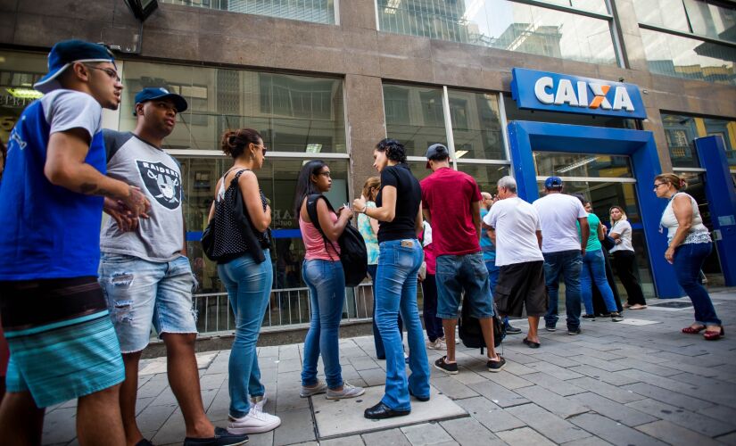 A antecipação vai beneficiar aqueles que, durante o ano, 
tenham recebido auxílio-doença, auxílio-acidente ou aposentadoria