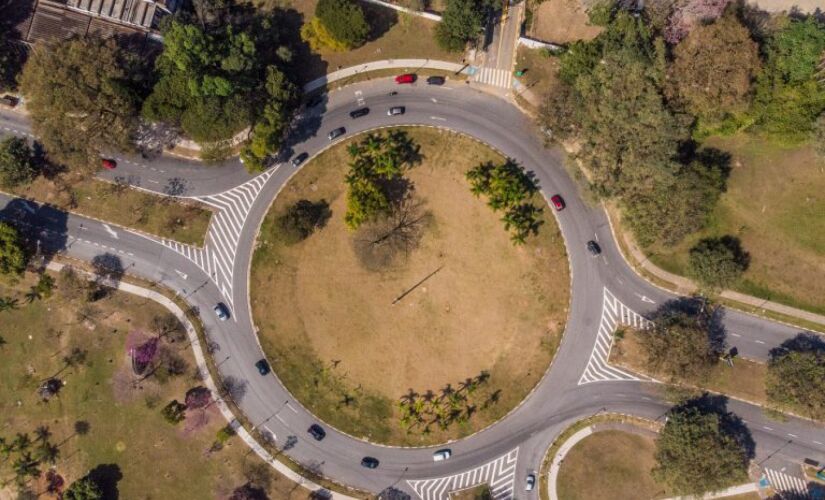 Os cursos de 40 horas serão ministrados por professores da USP,  na modalidade de ensino a distância