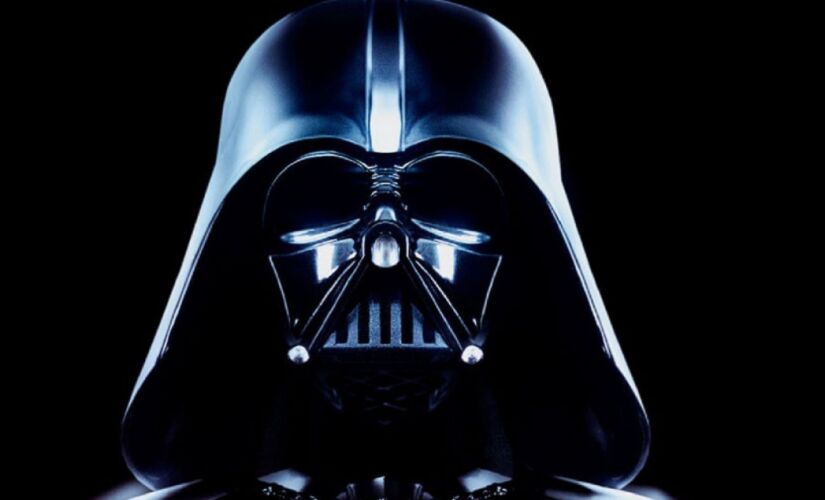 O capacete e a máscara de Darth Vader, de Star Wars V - O Império Contra-Ataca, está avaliado em US$ 450 mil 