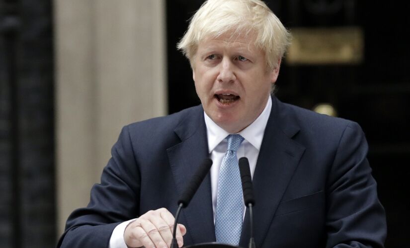 O premiê do Reino Unido, Boris Johnson convocou uma 
reunião emergencial de governo nesta segunda-feira
