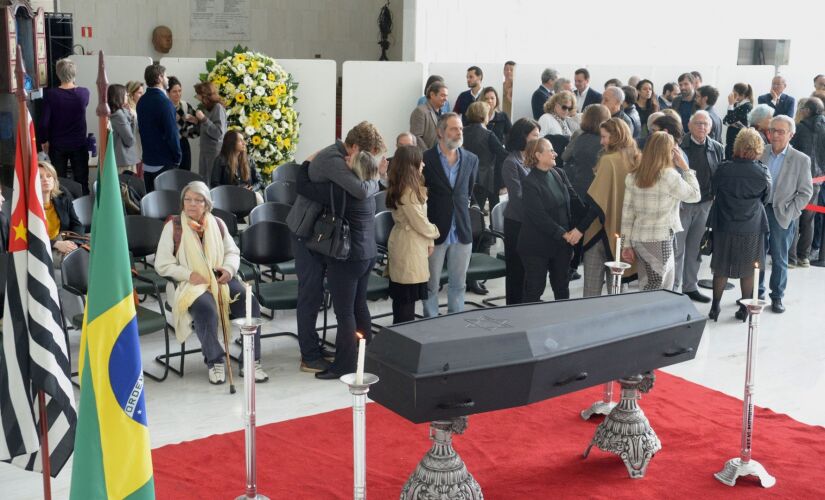 Na manhã de segunda-feira, o corpo de Alberto Goldman foi velado na Assembleia Legislativa