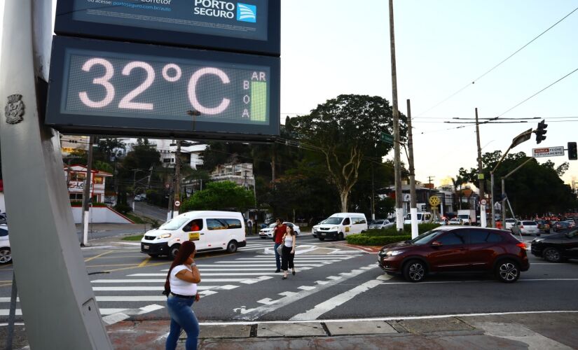 Na tarde de ontem, a temperatura chegou a 32ºC em alguns pontos da cidade de São Paulo