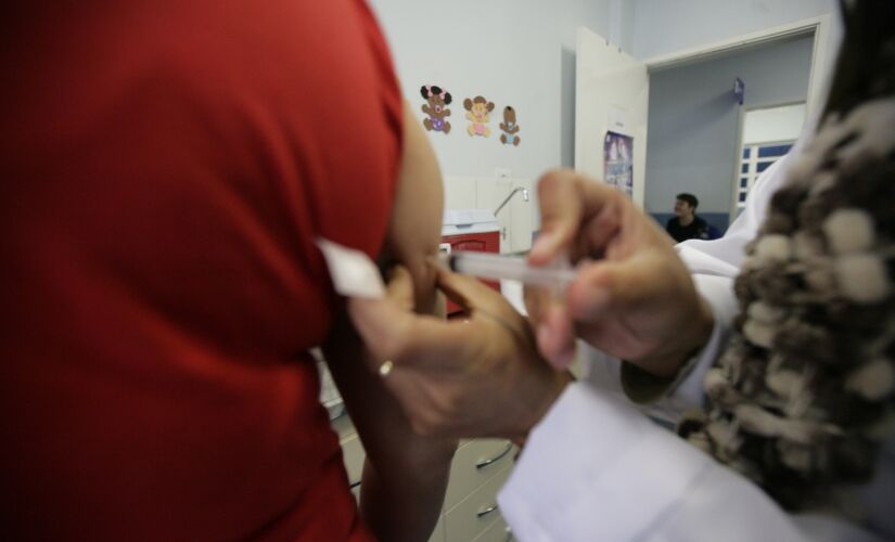 Taboão tem mantido a cobertura vacinal em todos os postos, de segunda a sexta-feira, das 8h às 17h