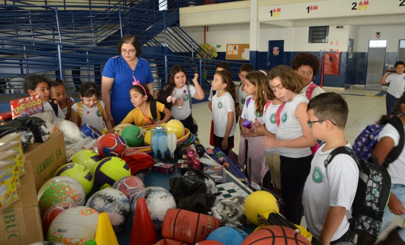 A primeira escola que recebeu os materiais foi a EMEF Zilda Tomé de Moraes, em Porto Feliz 