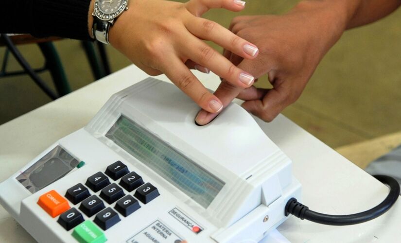 Cerca de 50 mil pessoas ainda devem comparecer ao cartório para realizarem o cadastramento; prazo termina em dezembro 