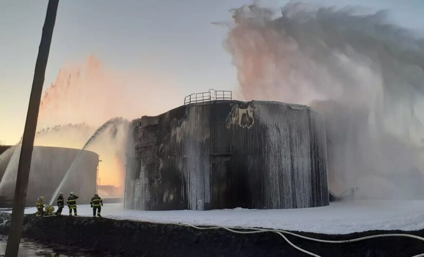 Bombeiros levam 6h30 para apagar incêndio na Revap em São José dos Campos, no interior de SP 