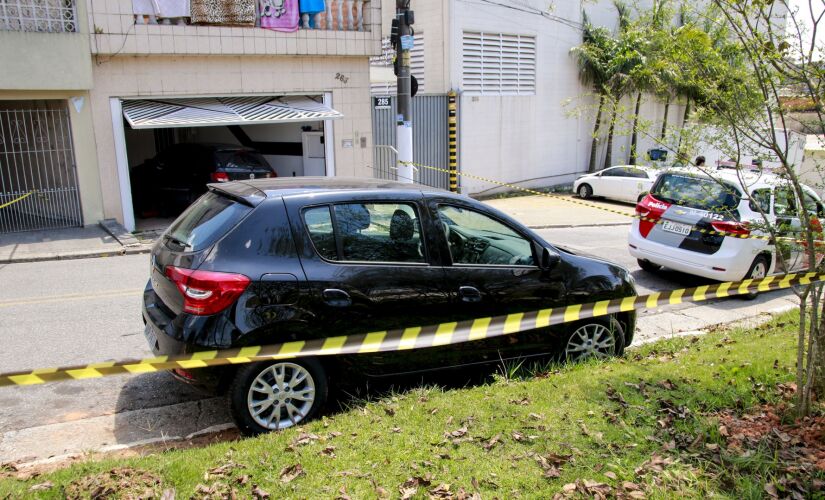 Carro de Robson de Oliveira foi encontrado na manhã de segunda-feira, na estrada do Alvarenga