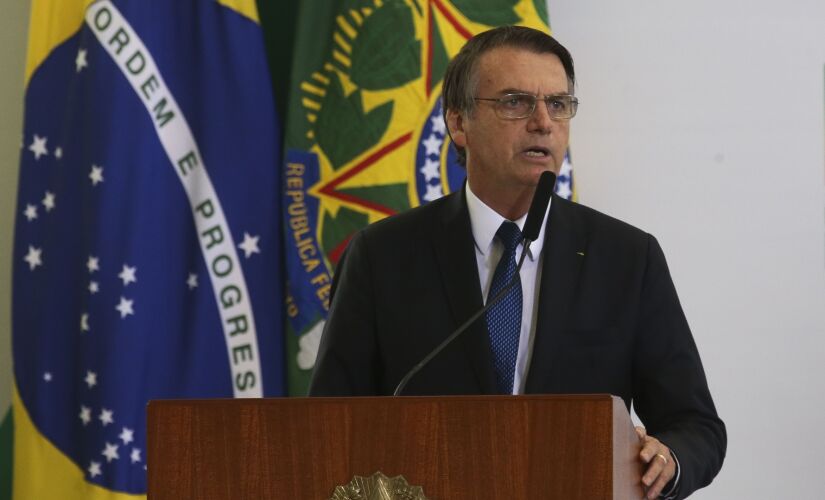 Bolsonaro voltou a fazer críticas ao cacique Raoni Metuktire, que segundo ele "vive tomando champanhe" em países europeus