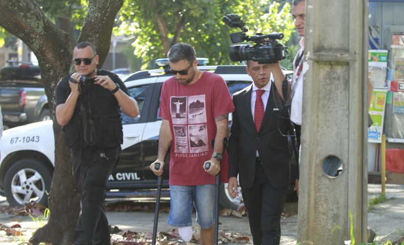 Entre os presos está Elaine de Figueiredo Lessa, mulher do sargento reformado da PM Ronnie Lessa, acusado de ser o assassino da vereadora e do motorista, e o irmão dela, Bruno Figueiredo
