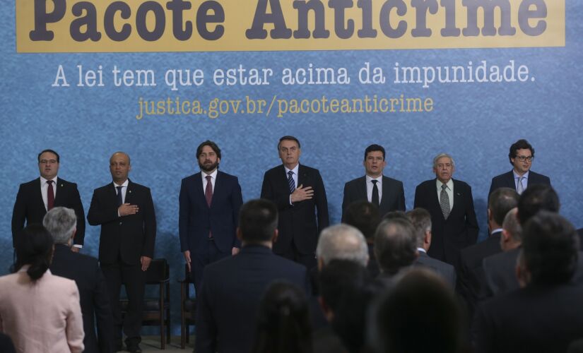 Bolsonaro e e o ministro Sergio Moro participaram do lançamento de campanha publicitária para aprovação do pacote anticrime

