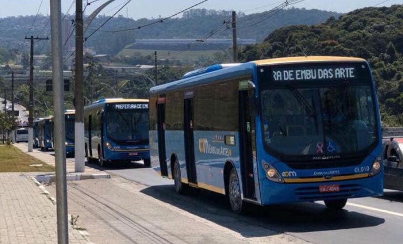 Os novos ônibus de Embu das Artes foram apresentados para a população na manhã do último sábado