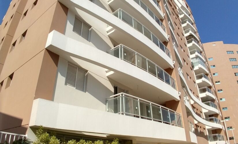 Há imóveis residenciais e comerciais, com lances iniciais que variam entre R$ 21,6 mil e R$ 11,8 milhões