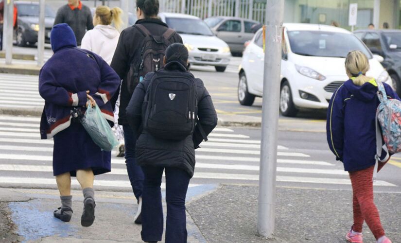 A segunda-feira começou com céu encoberto e termômetros em torno dos 13°C em Taboão e região