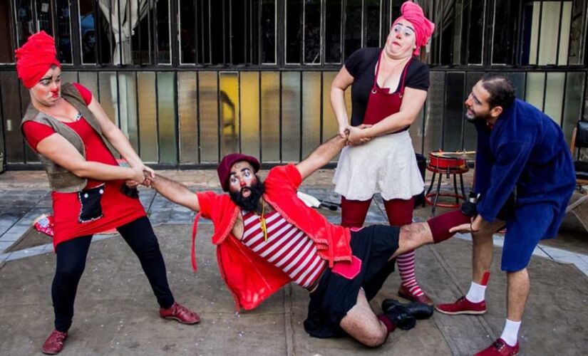 Oficina de Teatro de Rua será ministrada nos dias 8, 22 e 
29 de novembro, das 14h às 18h, na Arena Multiuso de Taboão 
