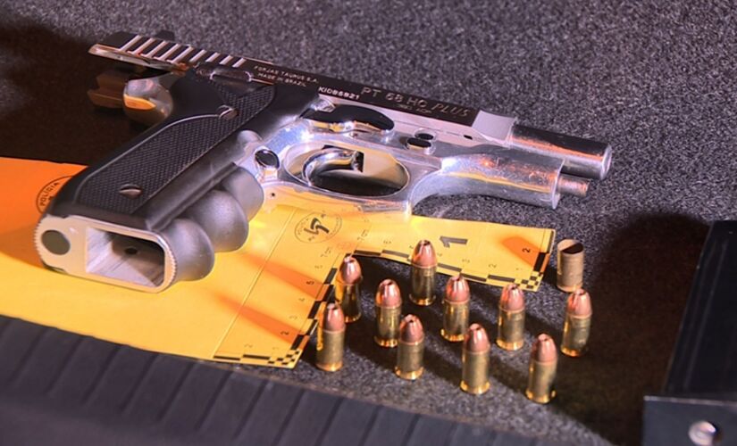 A arma usada no homicídio foi uma pistola calibre 380; o autor do crime seria atirador