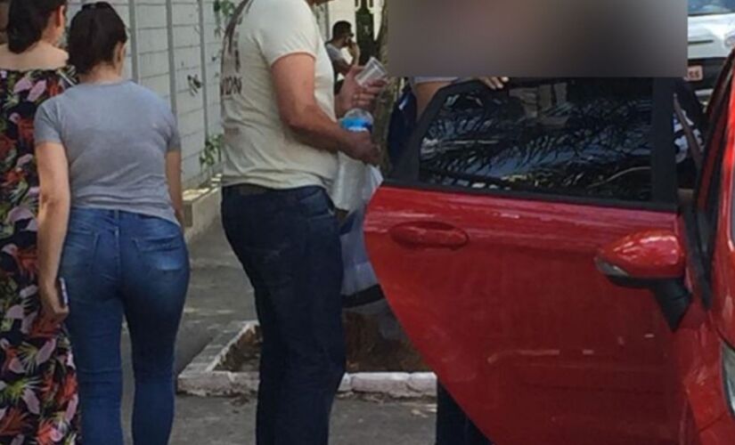 Mizael Bispo deixando o Forum de Guarulhos em saída temporária 