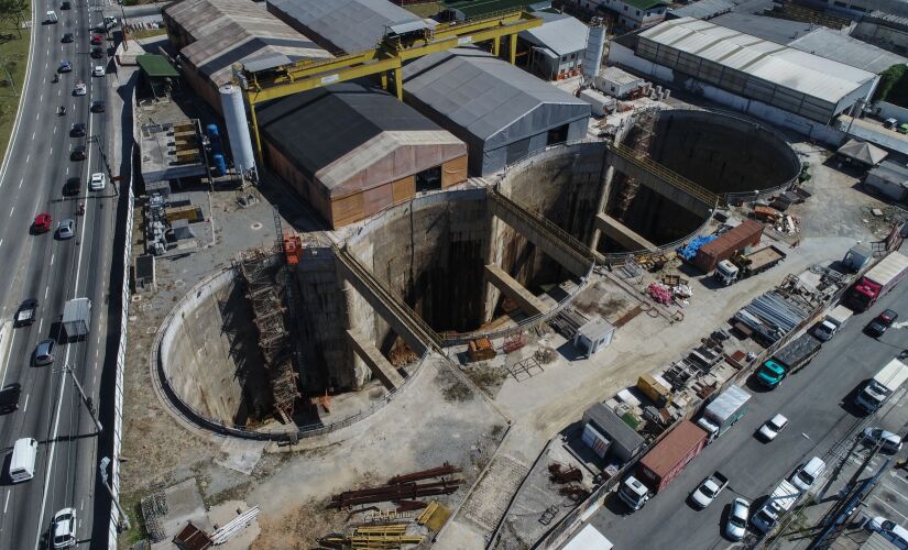 Obras paradas da linha 6-Laranja do Metrô na Marginal do Tietê, zona norte da capital paulista