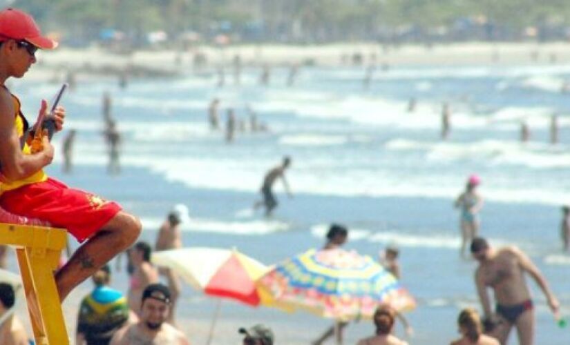 Neste ano serão 24 guarda-vidas temporários nas praias 
do município; a novidade é a inclusão da praia Massaguaçu