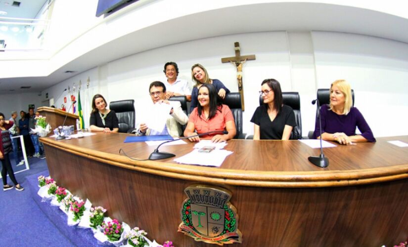 Fernando Fernandes durante promulgação do projeto na Câmara Municipal de Taboão da Serra 