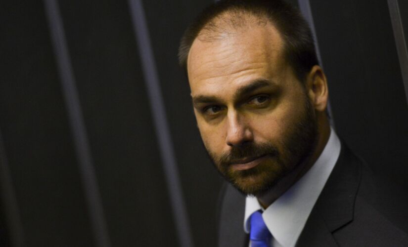 Além de Eduardo Bolsonaro (PSL-SP), outros 17 deputados 
que assinaram o manifesto contra Bivar foram punidos