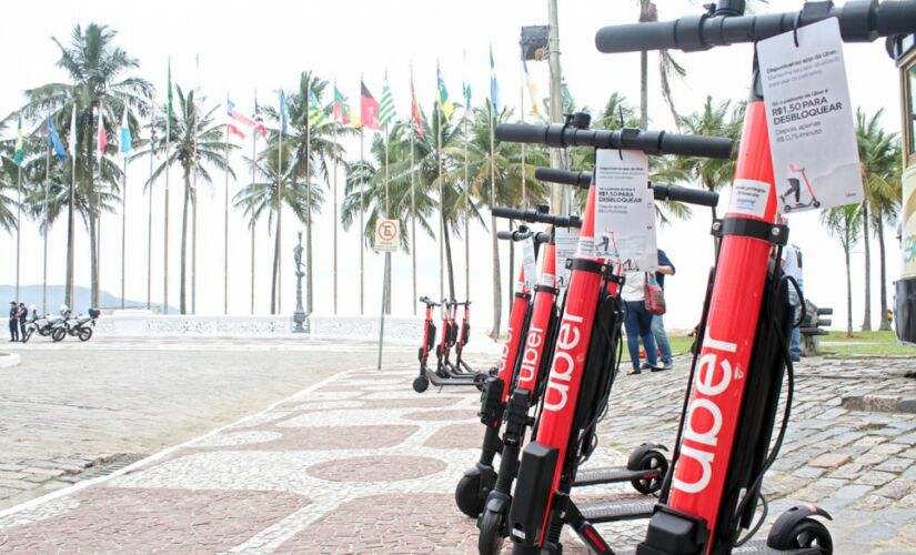 Patinetes  já estão pela orla da cidade ao custo de R$ 1,50 para o desbloqueio e R$ 0,75 por minuto de uso