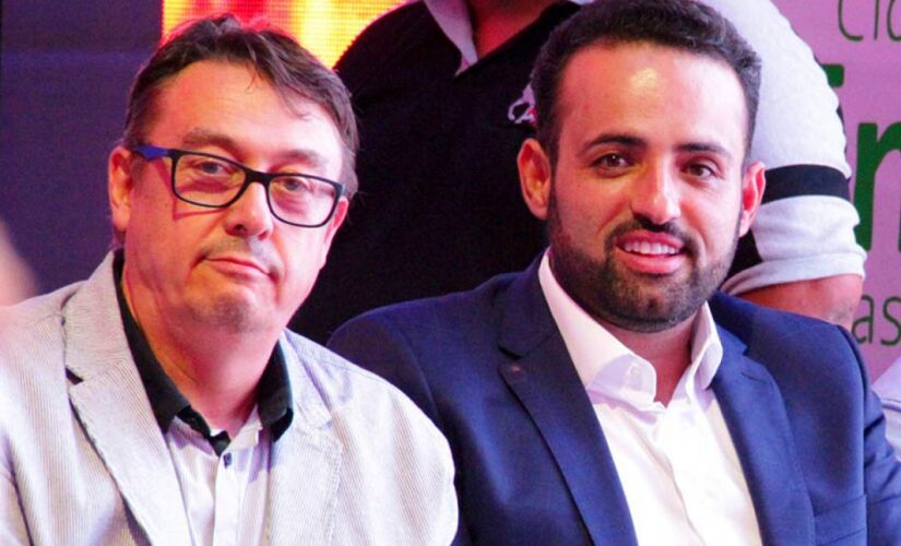 Ney Santos (dir.) foi eleito prefeito de Embu das Artes em 2016 
com 64.828 votos; chefe do executivo responde a outros processos 
