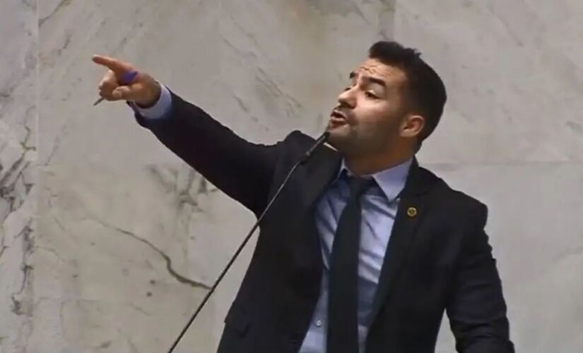 Deputado Arthur do Val, o 'Mamãe Falei', já levou advertência por chamar colegas de 'vagabundos'; na quinta, ele provocou briga