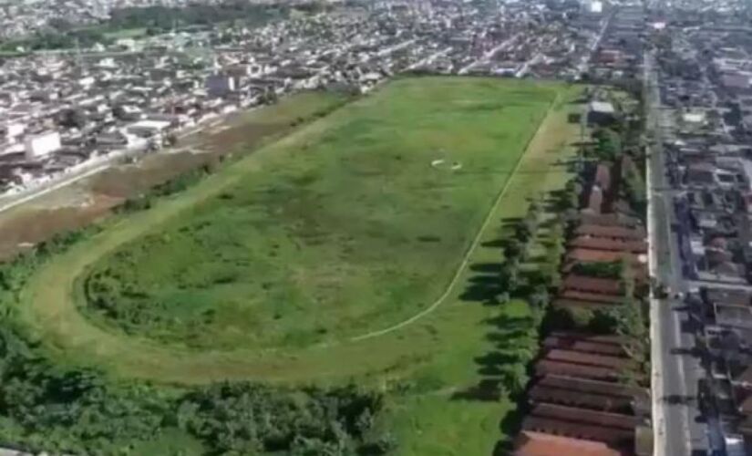 Propriedade possui 183 mil m² de terreno e mais de 14 mil m² de área construída; local tem salão, bar, estábulo e restaurante