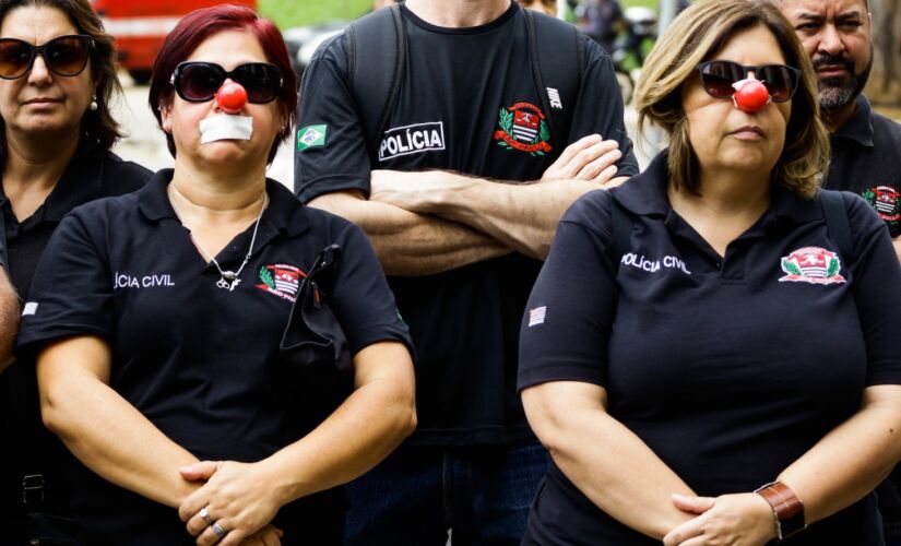 Policiais e agentes penitenciários protestaram contra o governador