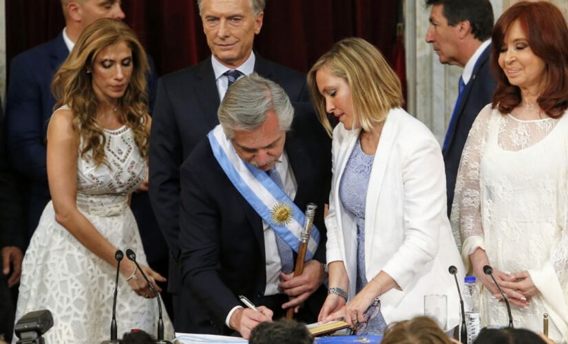 O presidente da Argentina Alberto Fernández durante a cerimônia de posse nesta terça-feira