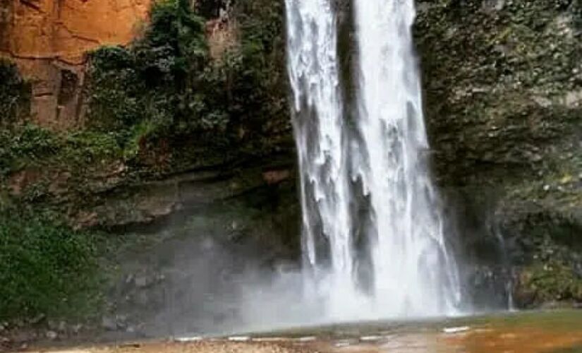 A maior queda dENTITY_apos_ENTITYágua do estado de São Paulo está no interior 
do Parque Estadual Furnas do Bom Jesus, em Pedregulho