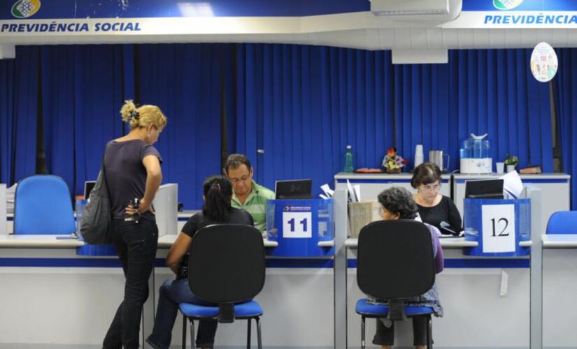 Se a portaria estivesse em vigor, ao pedir afastamento ao INSS, o m&eacute;dico poderia considerar que coronav&iacute;rus se tratava de doen&ccedil;a do trabalho, sem necessidade de prova