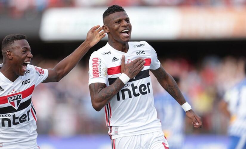 Por causa da imagem, o São Paulo cogita aplicar uma multa ao zagueiro