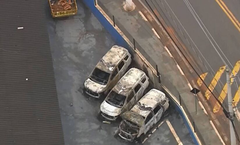 A Polícia Militar encontrou no local uma recipiente de plástico com vestígios de gasolina