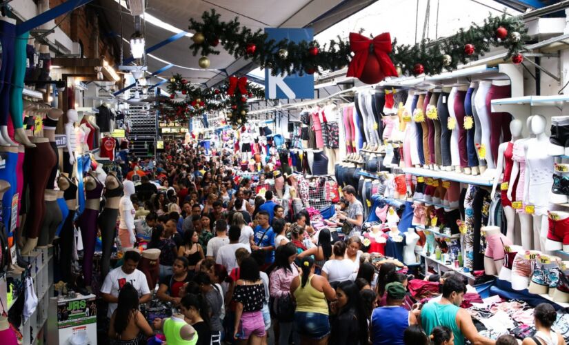 Com&eacute;rcio popular na regi&atilde;o do Br&aacute;s, em S&atilde;o Paulo
