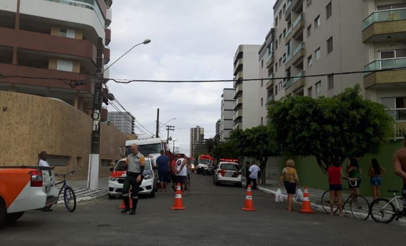 Movimentação de viaturas na tarde de hoje (27) na Rua Digno Tognini, onde o crime ocorreu
