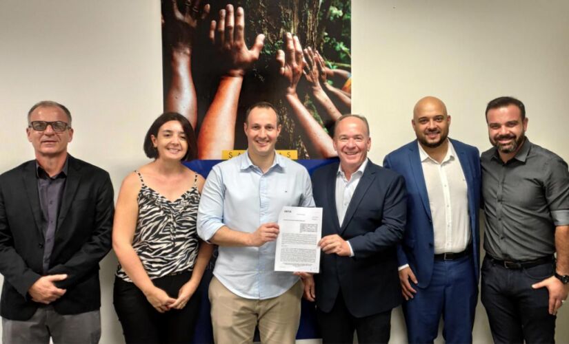 Assinatura do convênio foi realizada em Sorocaba e contou com a presença de autoridades de Porto Feliz