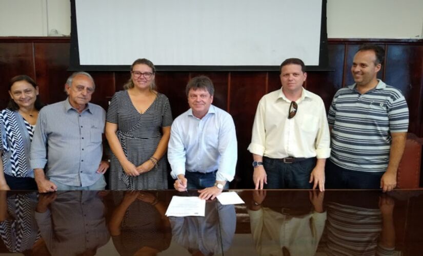 PORTO FELIZ_ Assinatura convênio em Porto Feliz_Divulgação