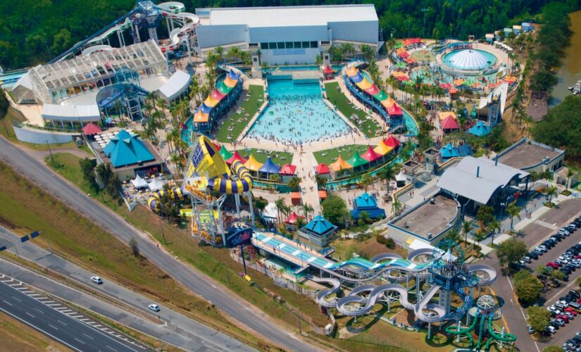 O parque aquático WetENTITY_apos_ENTITYnENTITY_apos_ENTITYWild, em Itupeva, conta com 25 atrações, e muitas delas são voltadas para crianças