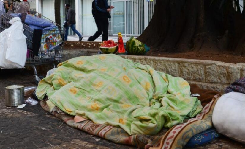 *Foto ilustrativa que não representa o local nem o morador em situação de rua citado no texto.