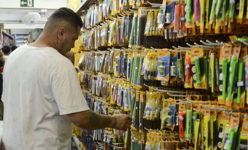 Antes de ir às compras, recomenda-se verificar quais dos produtos da lista de material o consumidor já possui em casa